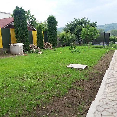 Casa Ariana Hotel Curtea De Arges Exterior photo