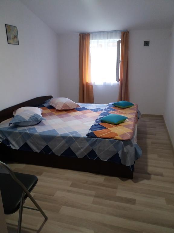 Casa Ariana Hotel Curtea De Arges Exterior photo