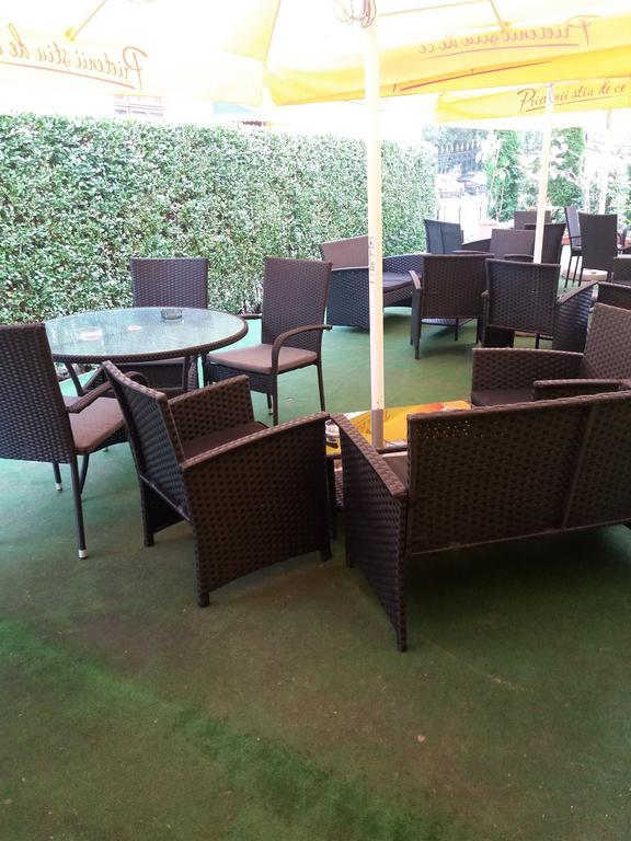 Casa Ariana Hotel Curtea De Arges Exterior photo