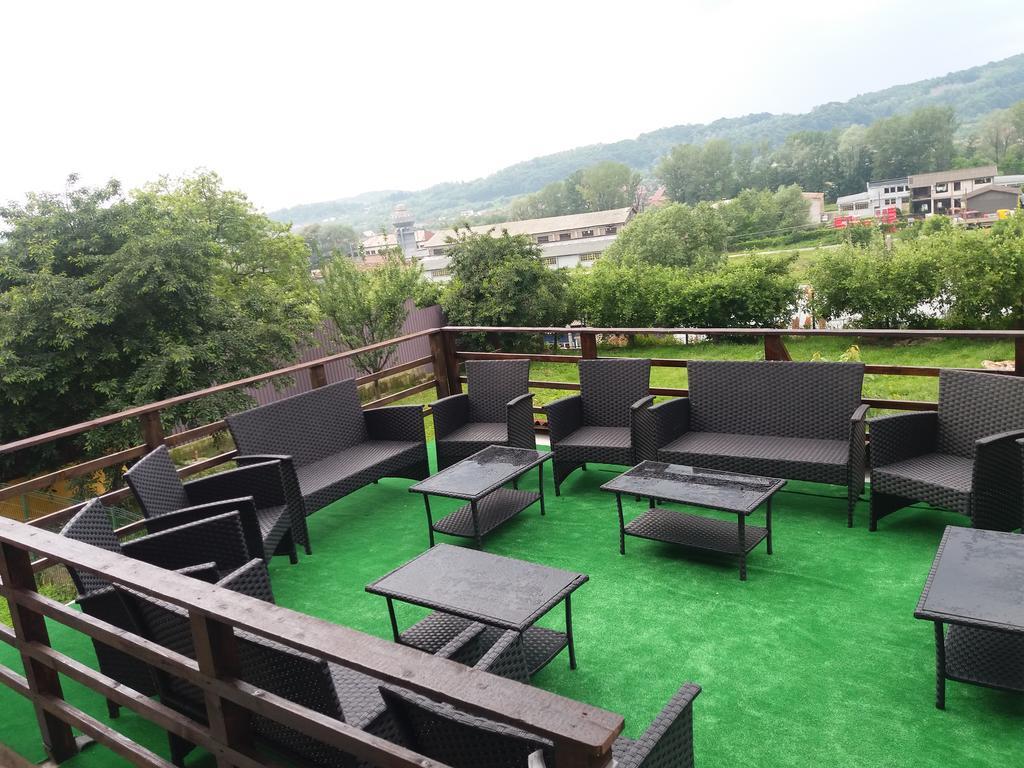 Casa Ariana Hotel Curtea De Arges Exterior photo