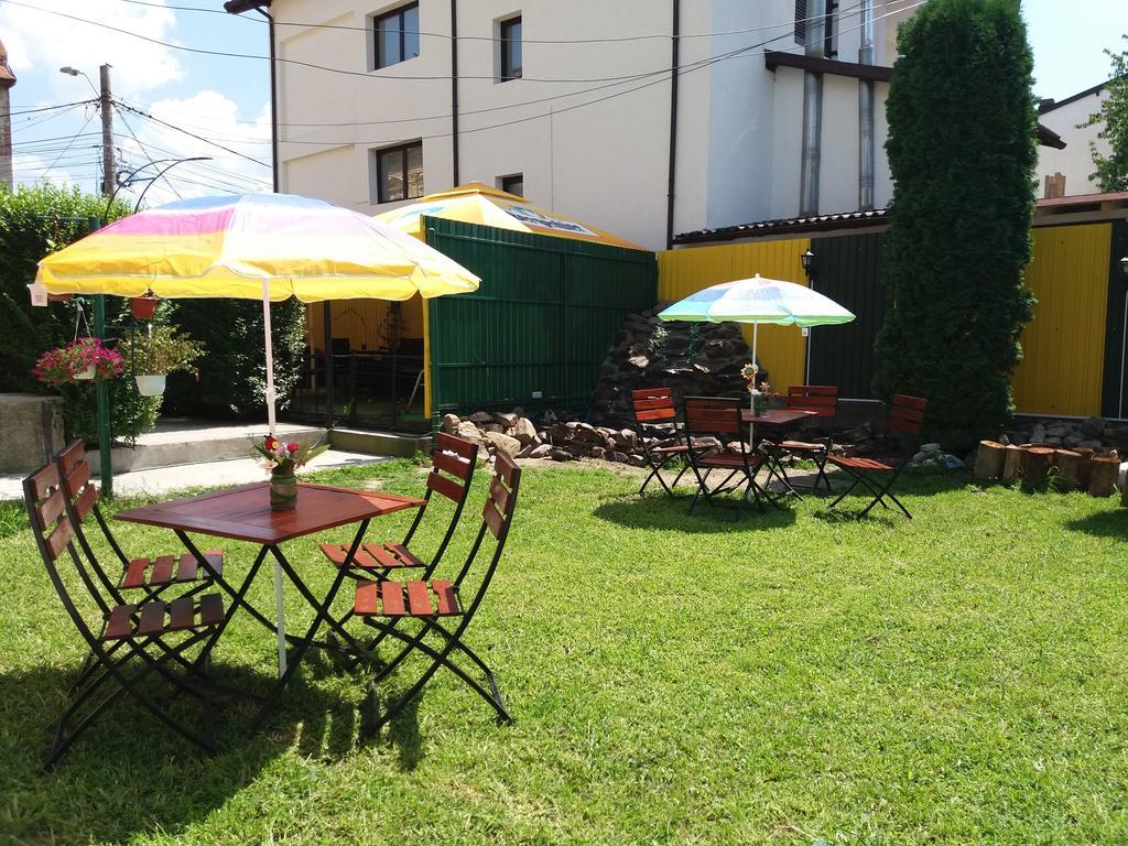 Casa Ariana Hotel Curtea De Arges Exterior photo