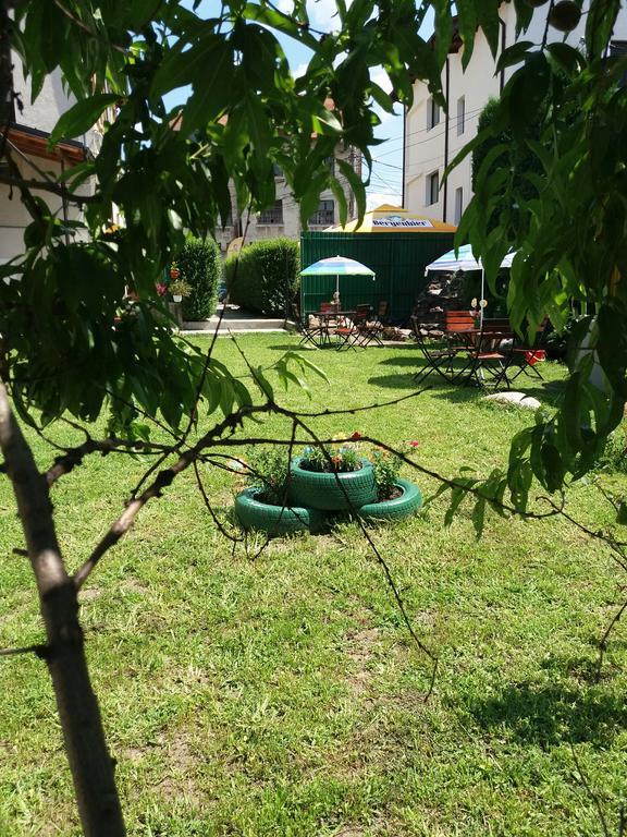 Casa Ariana Hotel Curtea De Arges Exterior photo