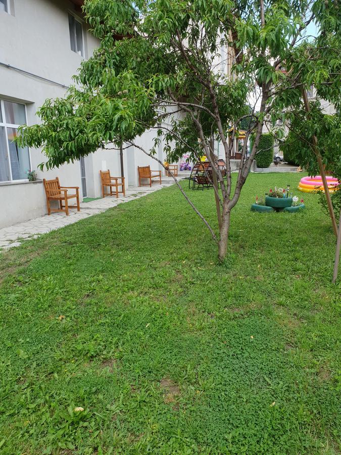 Casa Ariana Hotel Curtea De Arges Exterior photo